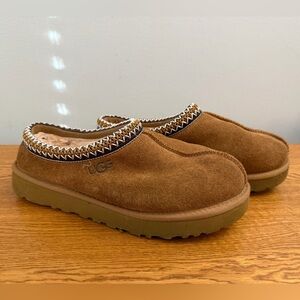 UGG Women's Tasman Slipper in Chestnut Size 9
